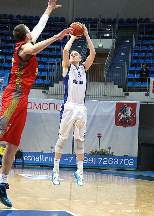 Андрей Логинов (фото - Анна Астахова, dynamobasket.com)