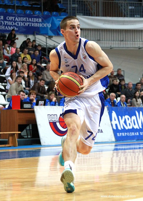 Глеб Плотников (фото - Анна Астахова, dynamobasket.com)