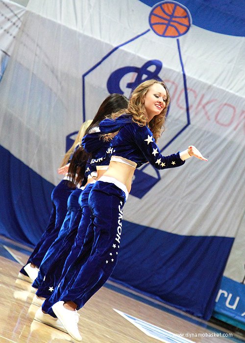 Группа поддержки московского "Динамо" (фото - Анна Астахова, dynamobasket.com)