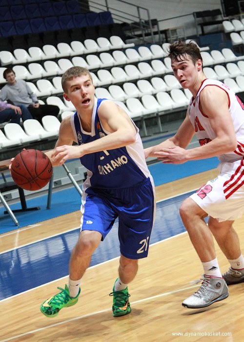 Илья Саратцев (фото - Анна Астахова, dynamobasket.com)