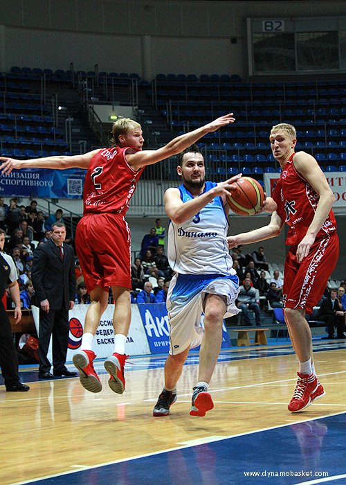 Евгений Карпеко (фото - Анна Астахова, dynamobasket.com)