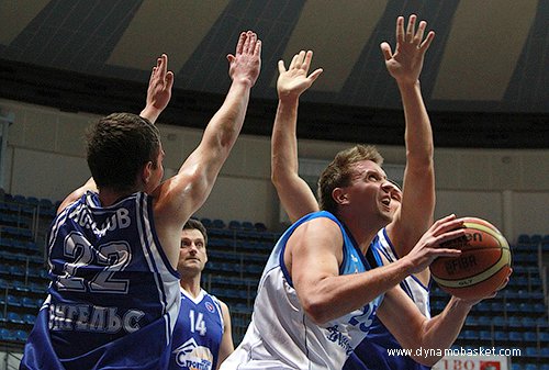 Валентин Юрчик (фото - Анна Астахова, dynamobasket.com)